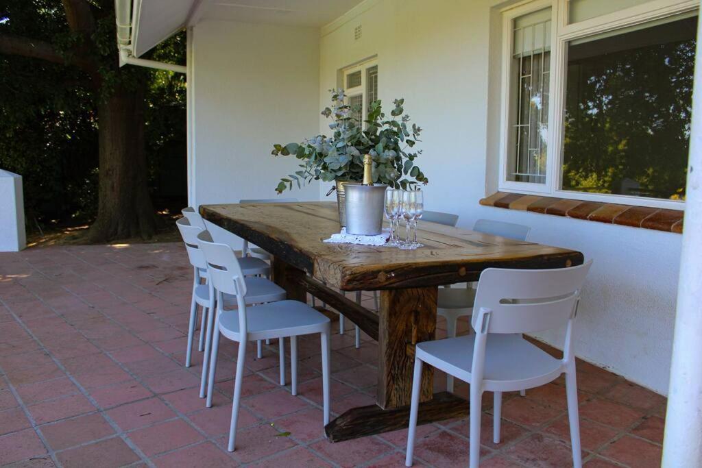 Luxury Poolside Irene * Cape Town