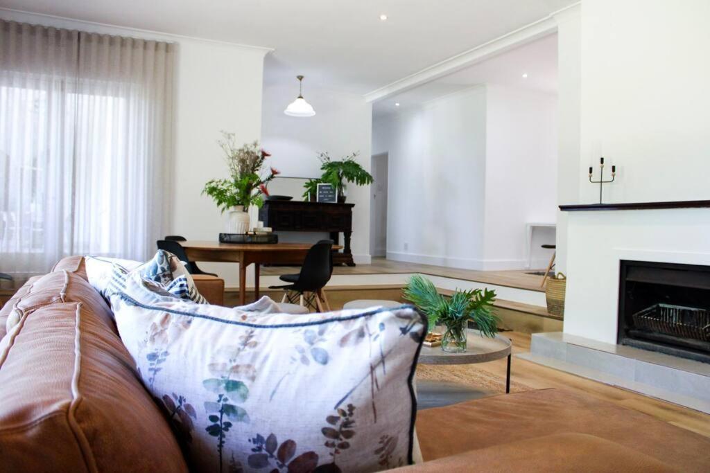 Luxury Poolside Irene * Cape Town